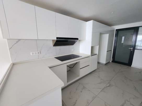 Superbe appartement en bord de mer au Plateau image 5