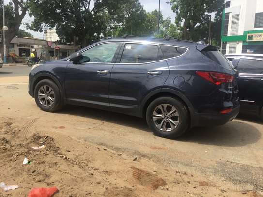 HYUNDAI SANTA FE image 6