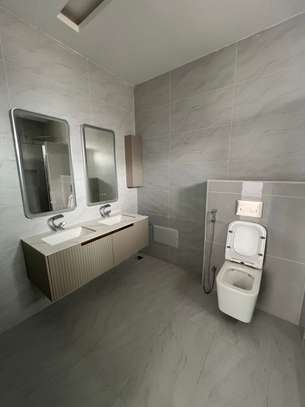 Appartement neuf 4 chambres à louer aux Almadie image 6