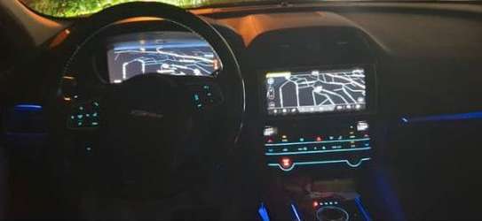 JAGUAR F PACE 2019 image 13