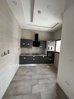 Villa R+2 à louer à Mbackiyoufaye image 1