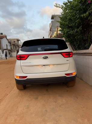 Kia Sportage automatic image 4