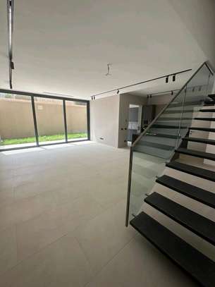 Superbe duplex corniche almadies image 6