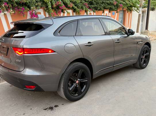 Jaguar F-PACE 2018 image 8