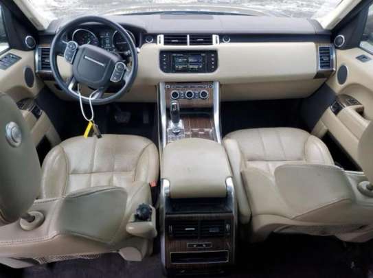 Range Rover sport image 8