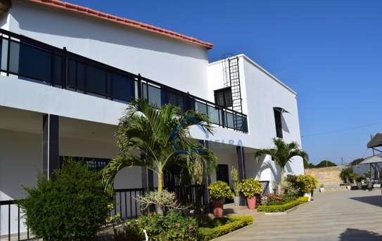 Sublime villa meublée et moderne à louer à Ngaparou image 2