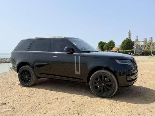 2023 Land Rover P400 image 5