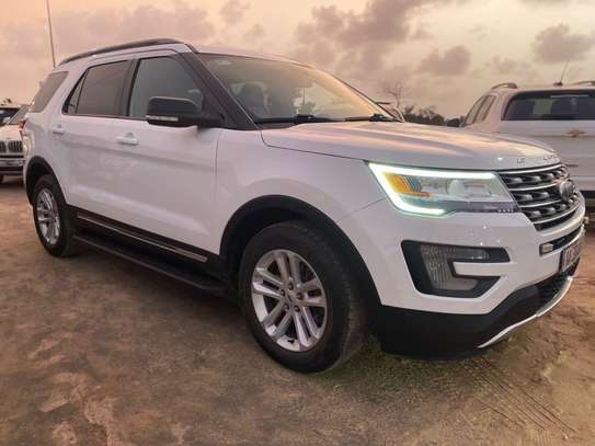 Ford Explorer xlt image 13