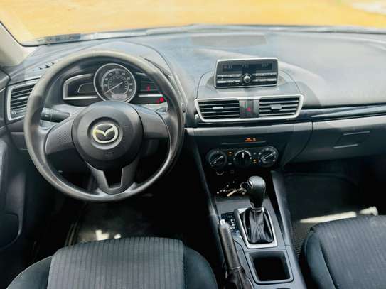 Mazda 3 à louer image 4