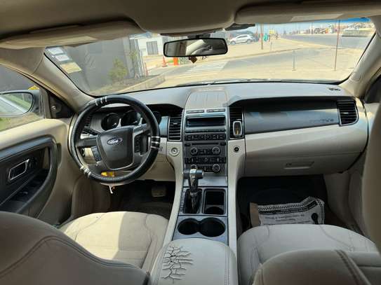 Ford Taurus image 3