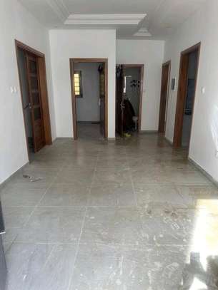 Maison moderne 5 chambres 4 salles de bain lumineuse image 5