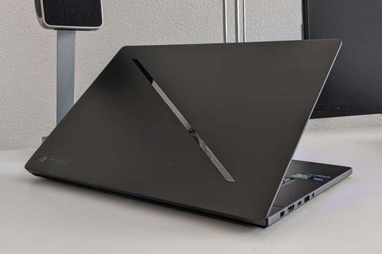 ASUS ROG ZEPHYRUS G16 Ultra 9 (fin 2024) image 2