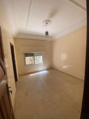Un Appartement F3 à louer à Ngor Diarama image 7