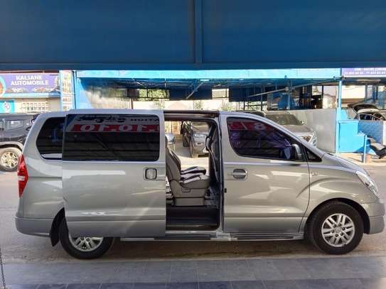 Hyundai Starex manuelle 51.000 kms 12 places image 3