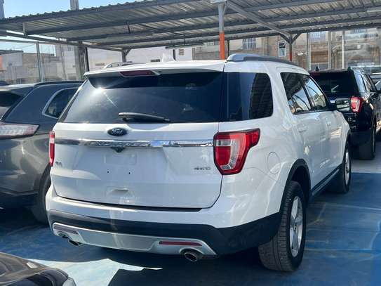 Ford explorer image 5