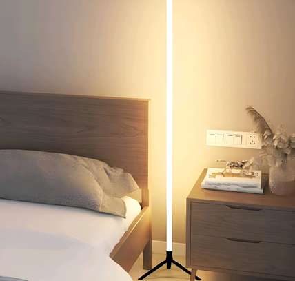 Lampes LED sur pied multicolores pour salon design image 4