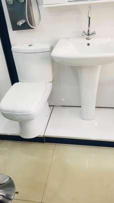 Chaise anglaise et lavabo complet image 8