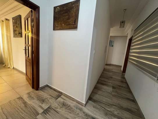 Appartement vide à louer à sotrack Mermoz image 4