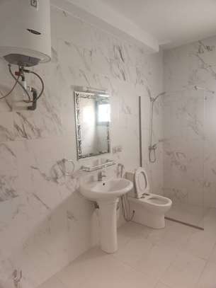 Appartement F4  à louer aux Almadies image 5