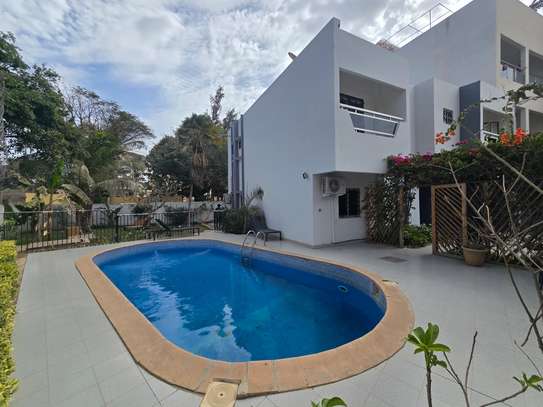 Villa F6 R+1 avec Jardin et Piscine- Cité Africa image 2