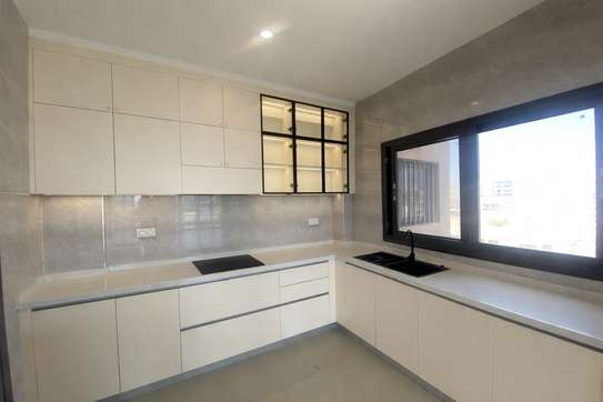 Appartement F4 haut standing à louer aux Almadies image 6