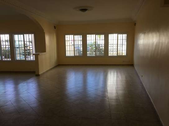 Maison à Louer aux Almadies image 9