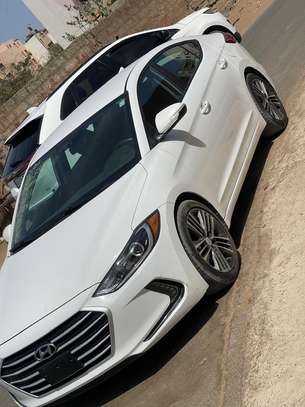 Hyundai élantra image 2