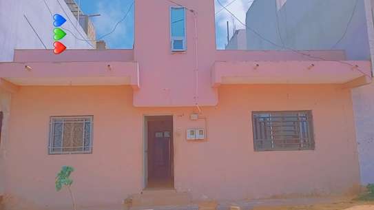 Villa F4 à louer à la cité comico de yeumbeul image 1