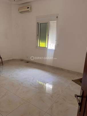 Grande maison avec piscine à louer aux Almadies image 6