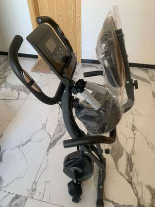 Vélo d’appartement pliable image 3