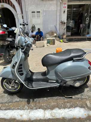 Vespa 250 gts image 3