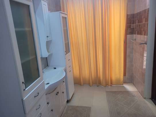 Trois chambres à louer avec les meubles image 9