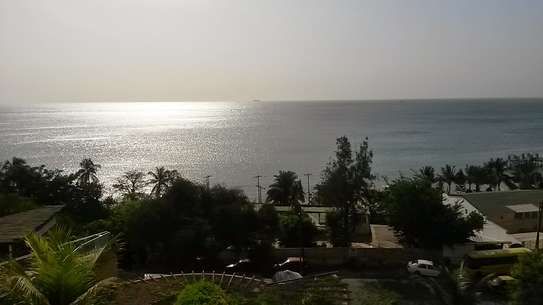 Appartement Corniche Est Plateau image 9