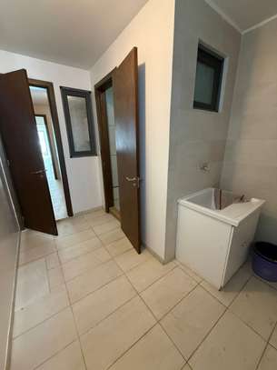 A louer à Fann Mermoz, grand appartement image 6