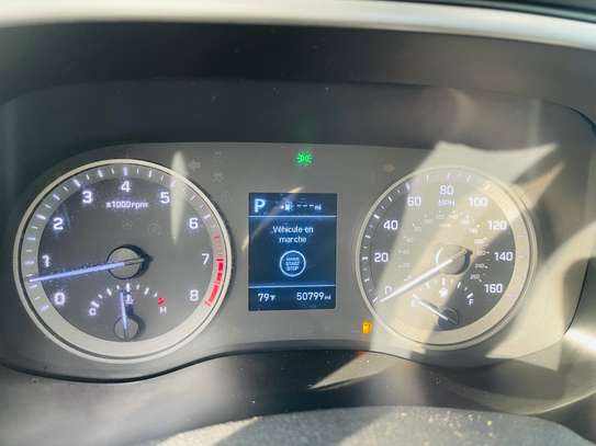 Hyundai Tucson 2019 venant essence automatique image 12