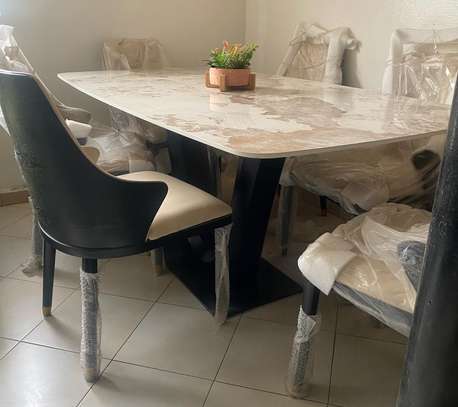DES TABLES À MANGER EN MARBRE image 1