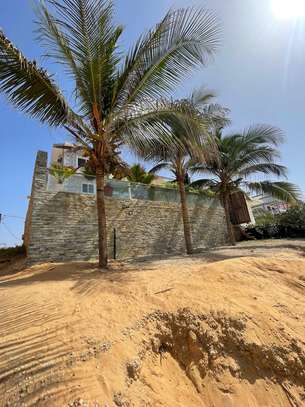 Villa pied dans l'eau de 400m² à vendre à Ngaparou image 8