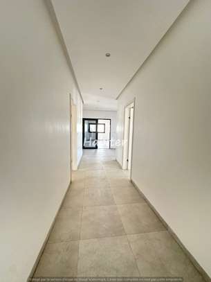 Appartement à louer au point E image 9