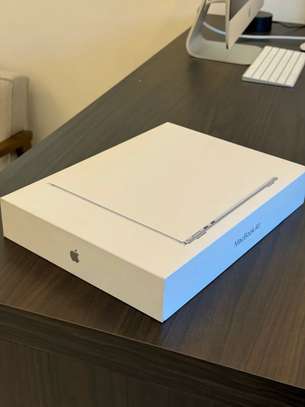 MACBOOK AIR M4 13 2025 sceller image 3