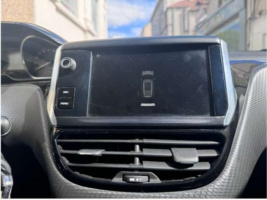 Peugeot 2008 image 8