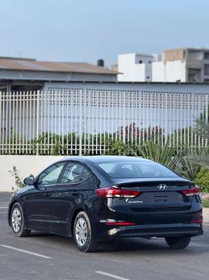 Hyundai Elantra 2017 image 4