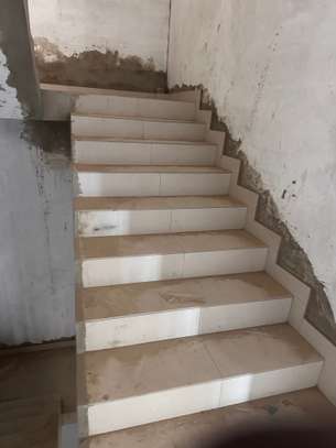IMMEUBLE OU PLATEAU À LOUER VDN image 9