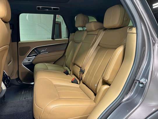 Range Rover P400 SE AWD 2025 image 11