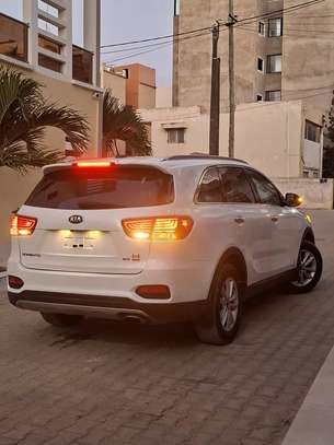 KIA SORENTO image 10