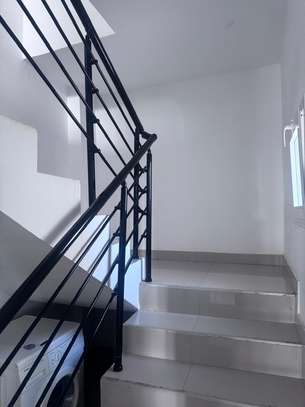 À LOUER – SUPERBE DUPLEX  À FANN HOCK, PROCHE DE MAGIC LAND image 8
