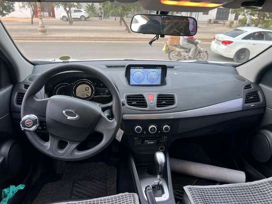 RENAULT image 10
