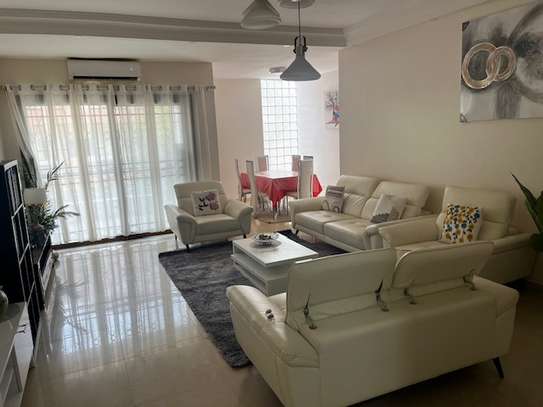 APPARTEMENT DE TYPE F4 MEUBLE A LOUER AUX ALMADIES image 4