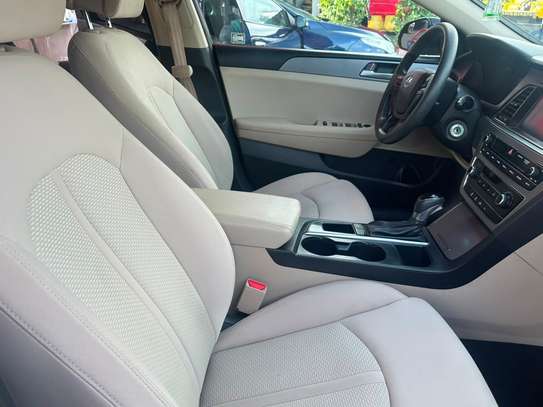 Hyundai sonata image 6