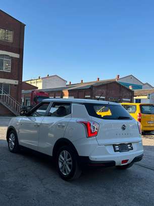 SANGYEYONG TIVOLI 2017 image 6