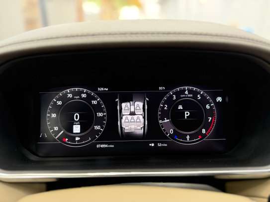 Range Rover HSE luxury image 7